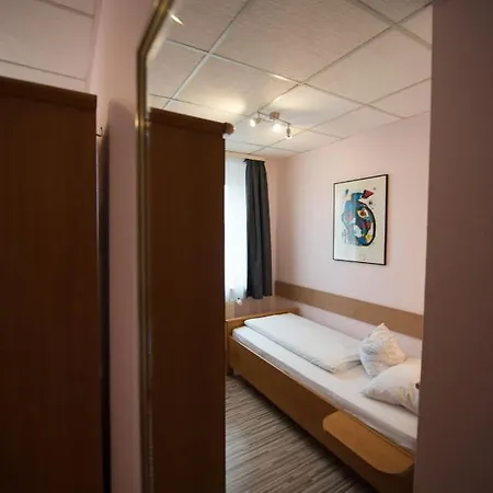 Rheinauer Hof - 3*