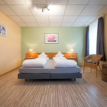 Rheinauer Hof - 3*